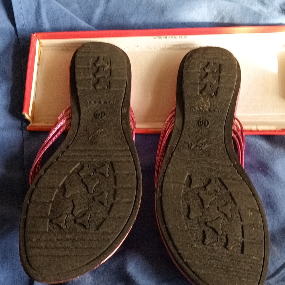 Shoes - Picture 2 of 6
